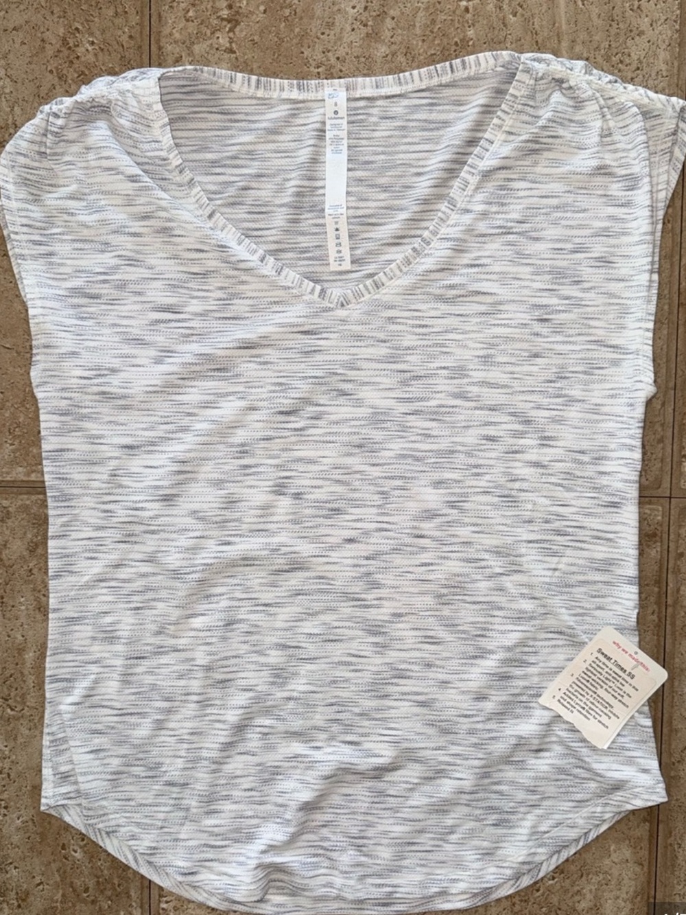 lululemon athletica Heathered Light Gray V-Neck Short Sleeve Tee
